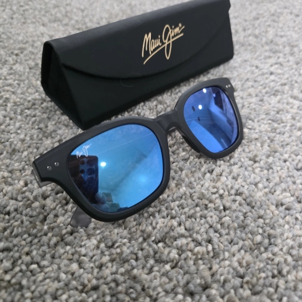 Maui Jim Men’s Polarized Sunglasses – Black Frame with Blue Lenses